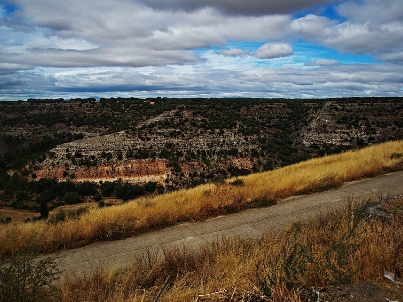 Imagen de Almadrones - Ciudad con cartelera teatral