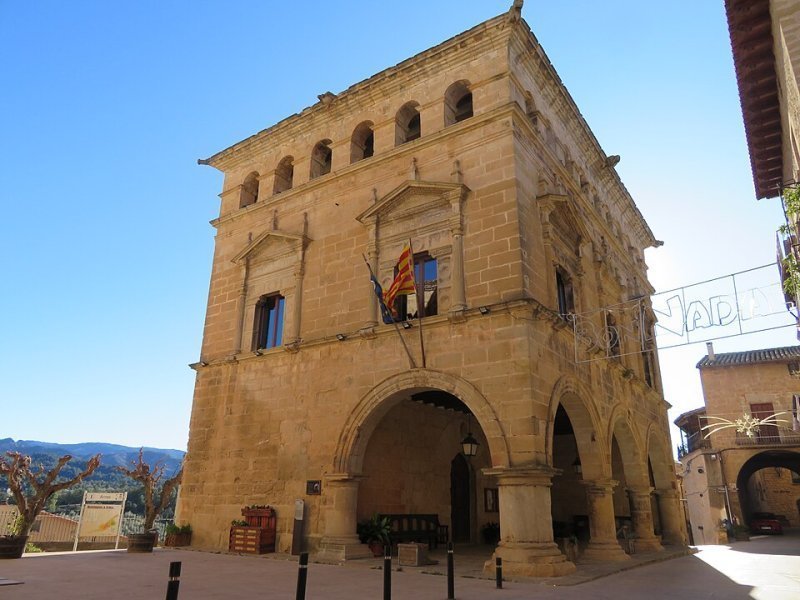 Imagen de Arnes - Ciudad con cartelera teatral