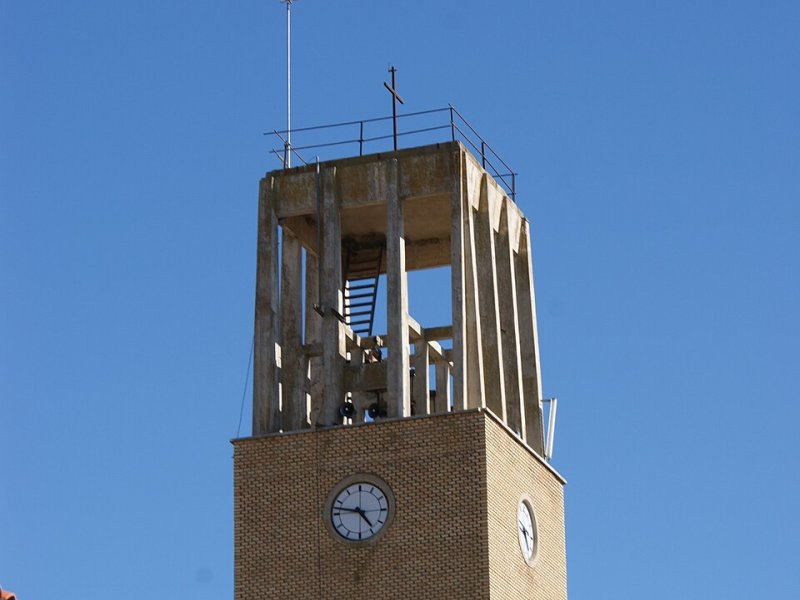 Imagen de Buñuel - Ciudad con cartelera teatral