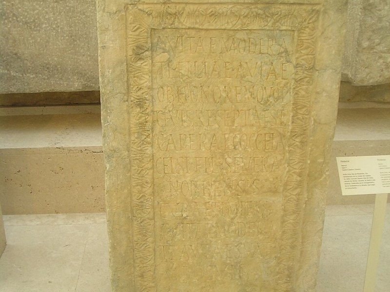 Imagen de CIUDAD ROMANA DE CÁPARRA - Ciudad con cartelera teatral