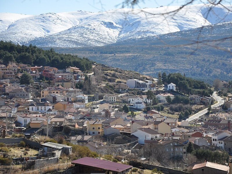 Imagen de Hoyos del Espino - Ciudad con cartelera teatral
