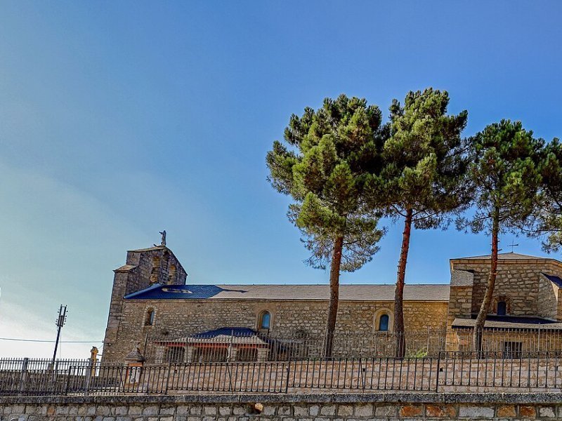 Imagen de Navalperal de Pinares - Ciudad con cartelera teatral