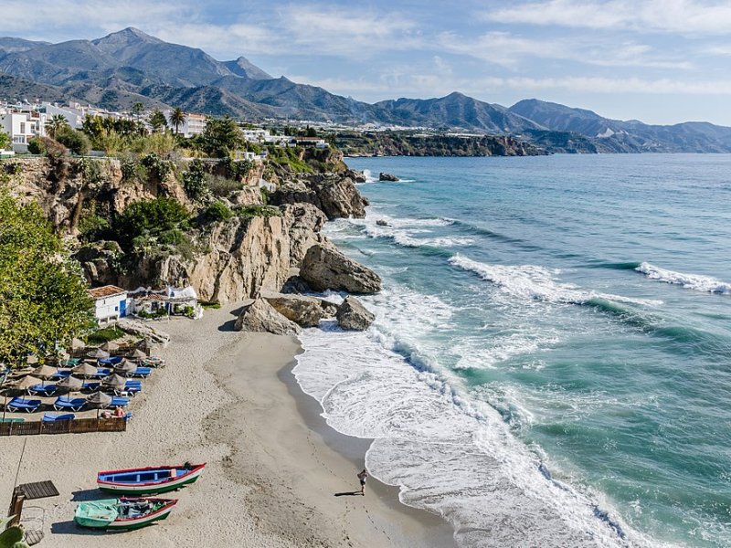 Imagen de Nerja - Ciudad con cartelera teatral