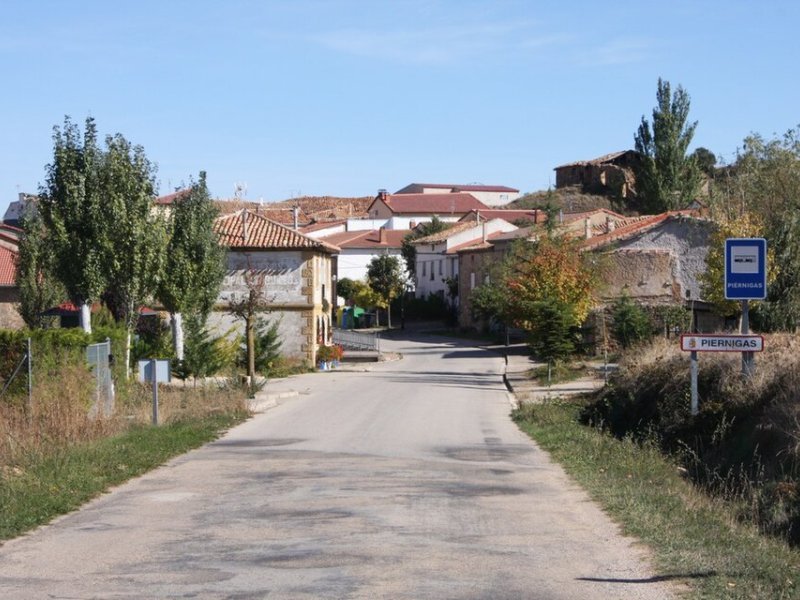 Imagen de Piérnigas - Ciudad con cartelera teatral