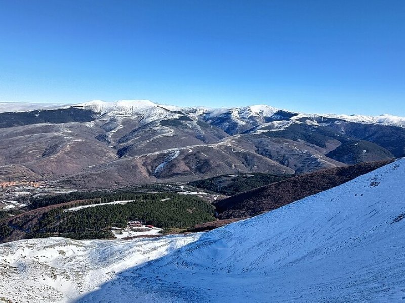 Imagen de Pineda de la Sierra - Ciudad con cartelera teatral