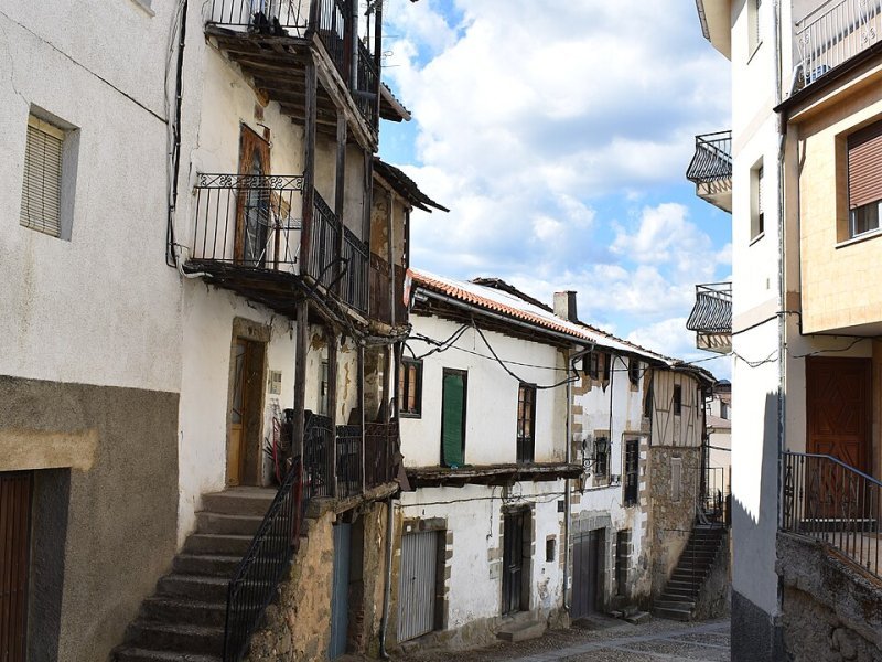 Imagen de San Esteban de la Sierra - Ciudad con cartelera teatral