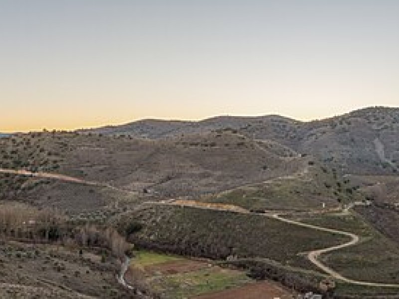 Imagen de Used - Ciudad con cartelera teatral