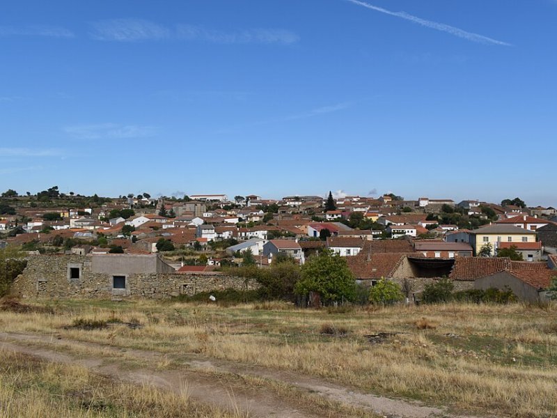 Imagen de Valdefuentes de Sangusín - Ciudad con cartelera teatral