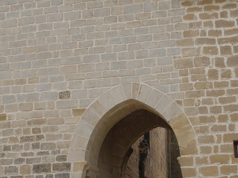 Vista principal del teatro Iglesia de Santa Maria de la Asunción ubicado en Sajazarra. Espacio cultural para eventos y espectáculos