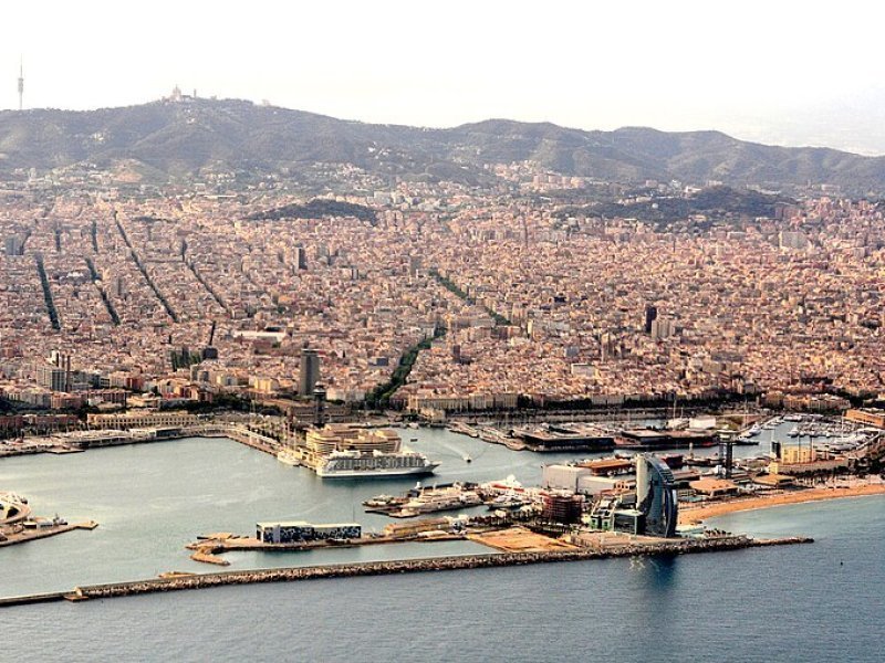 Vista principal del teatro La Off Barcelona ubicado en Barcelona. Espacio cultural para eventos y espectáculos