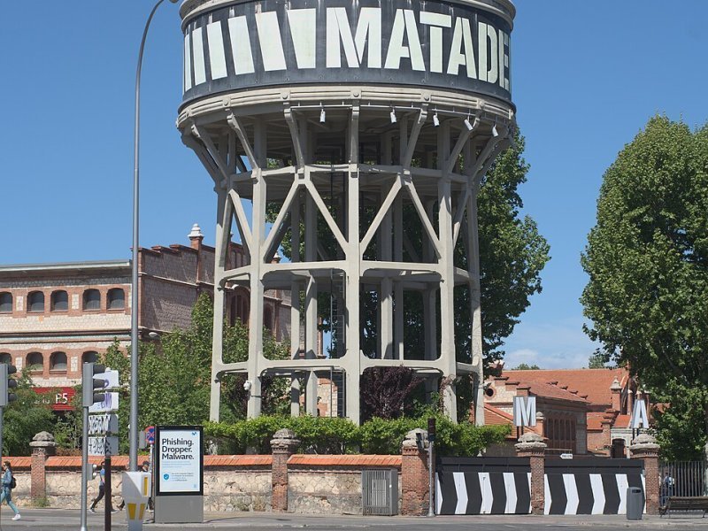 Vista principal del teatro Matadero ubicado en Madrid. Espacio cultural para eventos y espectáculos