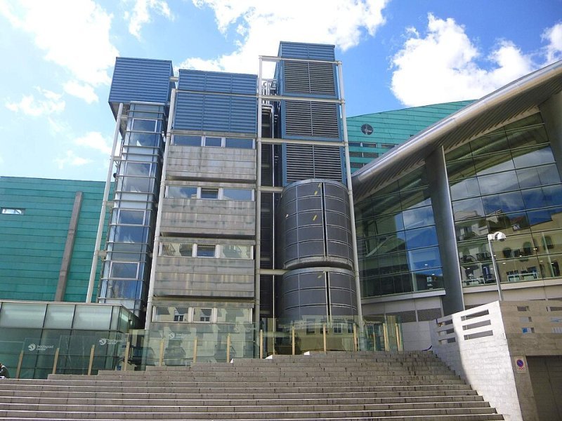 Vista principal del teatro Movistar Arena ubicado en Madrid. Espacio cultural para eventos y espectáculos