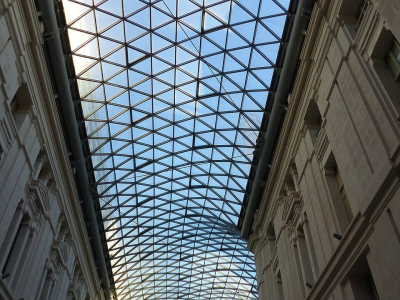 Vista principal del teatro Palacio de Cibeles (Galería de Cristal) ubicado en Madrid. Espacio cultural para eventos y espectáculos