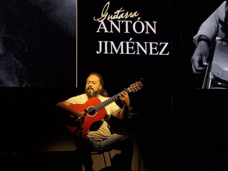 Vista principal del teatro Palacio de Congresos y Exposiciones de Castilla y León ubicado en Salamanca. Espacio cultural para eventos y espectáculos