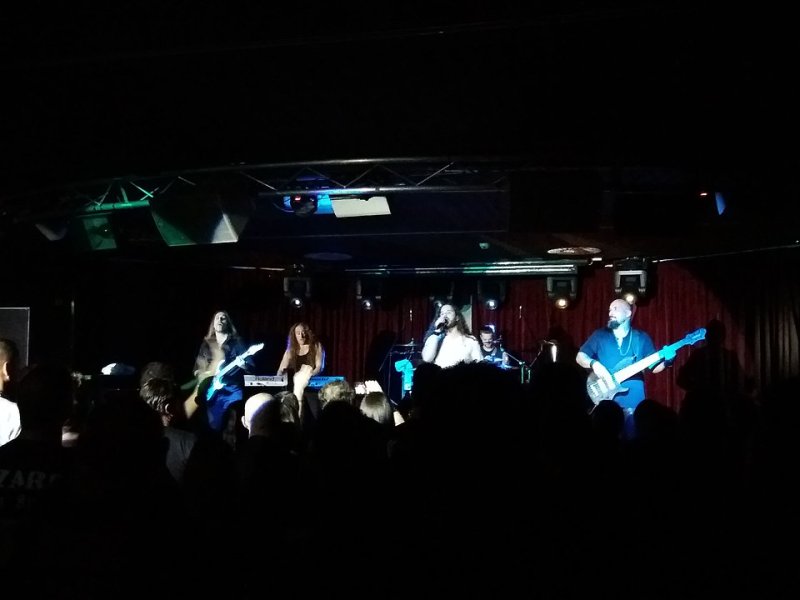 Vista principal del teatro Sala Acapulco ubicado en Gijón. Espacio cultural para eventos y espectáculos