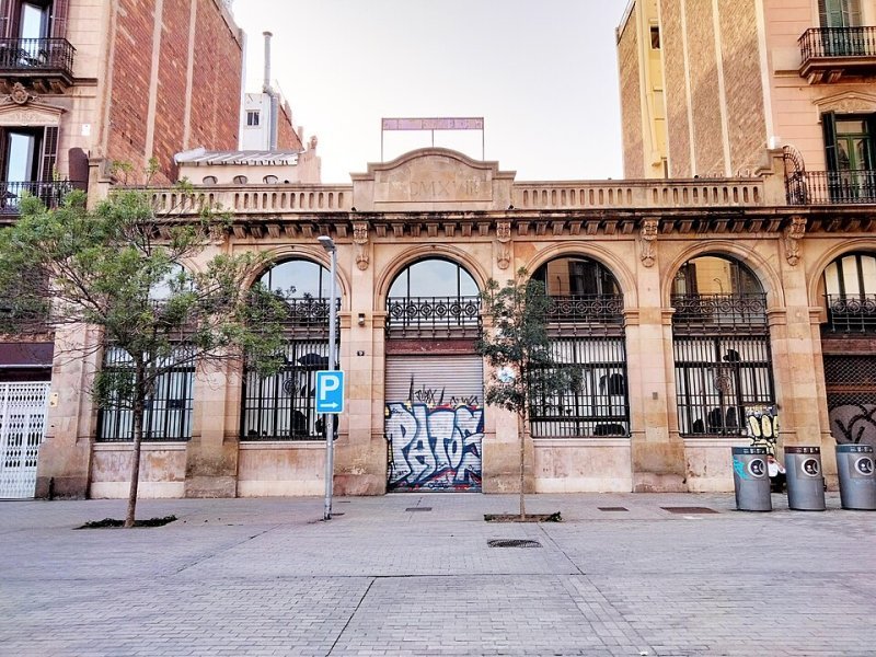 Vista principal del teatro Sala Metrònom ubicado en Barcelona. Espacio cultural para eventos y espectáculos