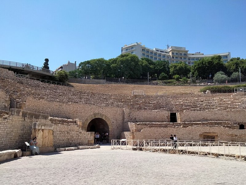 Vista principal del teatro Tarraco Arena ubicado en Tarragona. Espacio cultural para eventos y espectáculos