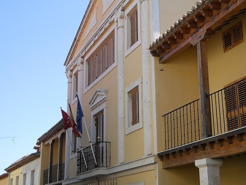 Vista principal del teatro Teatro Diéguez ubicado en Colmenar de Oreja. Espacio cultural para eventos y espectáculos