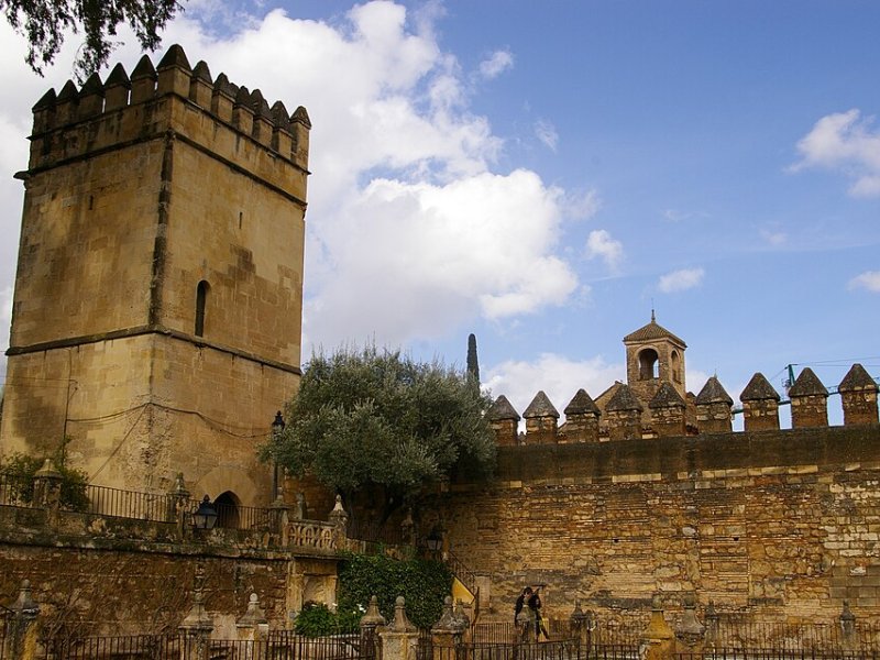 Vista principal del teatro Alcázar de los Reyes Cristianos de Córdoba ubicado en Córdoba. Espacio cultural para eventos y espectáculos