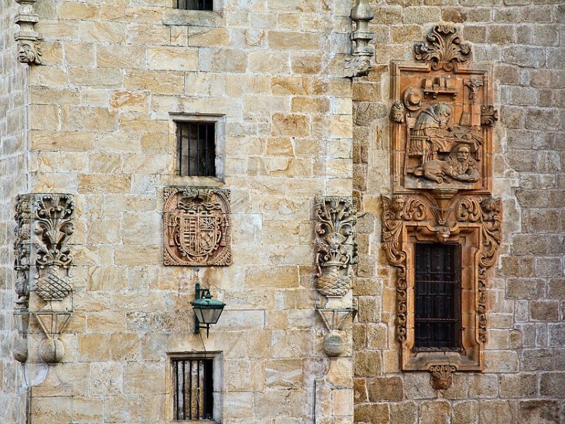 Vista principal del teatro Catedral de Mondoñedo ubicado en Mondoñedo. Espacio cultural para eventos y espectáculos