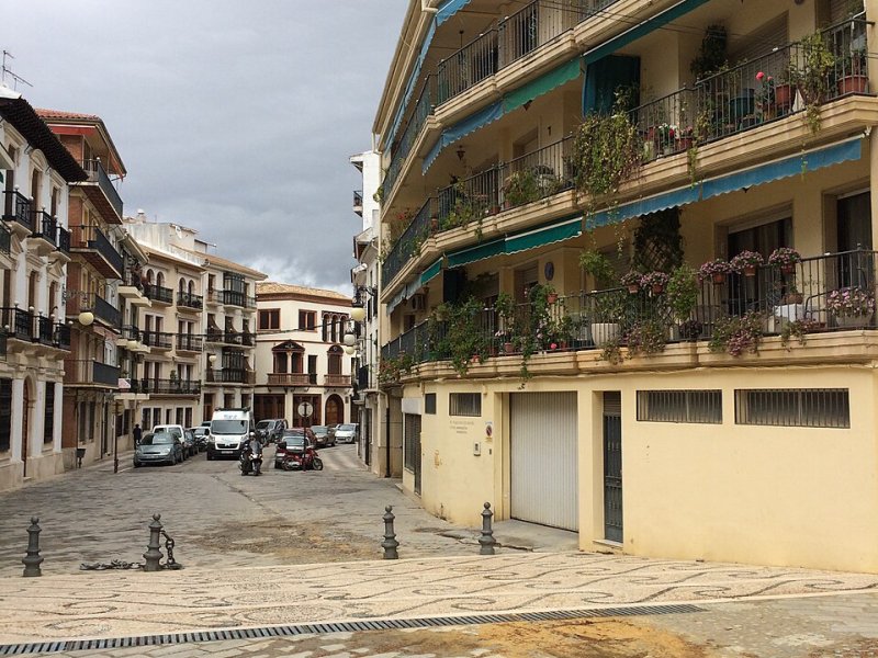 Vista principal del teatro Fuente del Rey ubicado en Priego de Córdoba. Espacio cultural para eventos y espectáculos