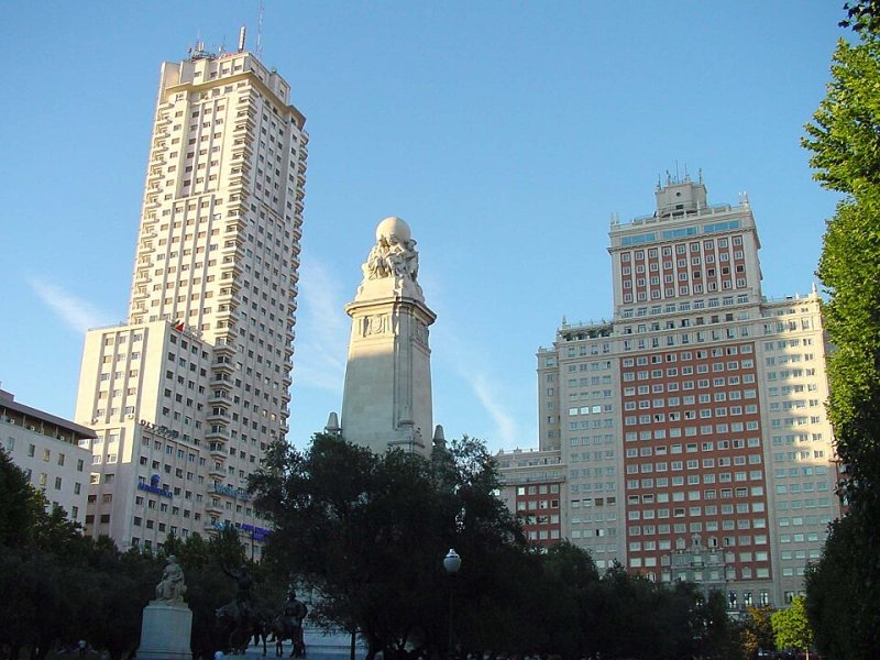 Vista principal del teatro General ubicado en Madrid. Espacio cultural para eventos y espectáculos