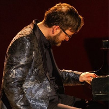 Cartel de El pianista de la mano izquierda - A CORUÑA - Clásica en Auditorio - Sede Afundación