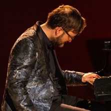 Cartel de El Pianista de la mano izquierda - Córdoba - Clásica en Conservatorio Profesional de Música «Músico Ziryab»