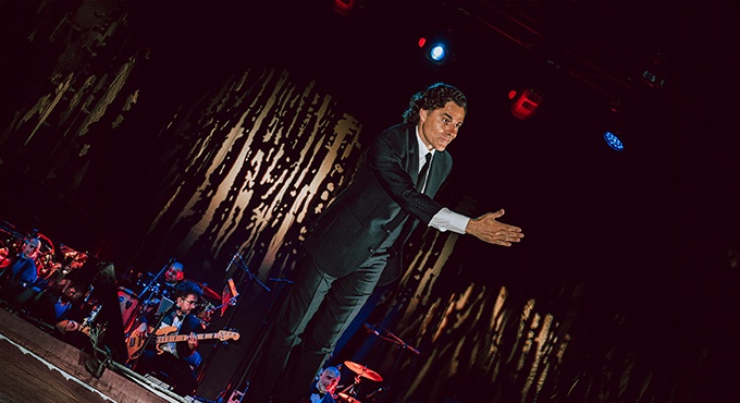 Cartel de Diego Ramos - Homenaje a Julio Iglesias - Madrid - Pop en Umusic Hotel Teatro Albéniz