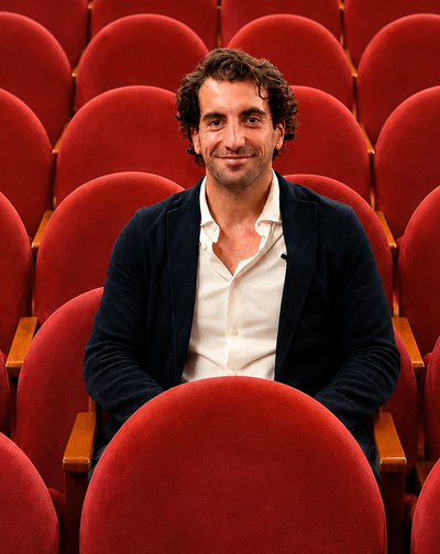 Cartel de Feliz, En Paz y Totalmente Perdido - Ignacio Perales - Conferencias en Teatre de Sarrià