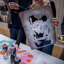Cartel de Museo Banksy Barcelona: Taller de Spray - Otros en Museo Banksy Barcelona